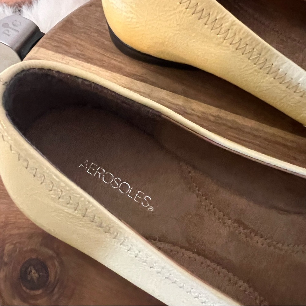 AEROSOLES Beckon Black and Yellowish Ballet Flats with Bow Size 8 - Picture 6 of 9